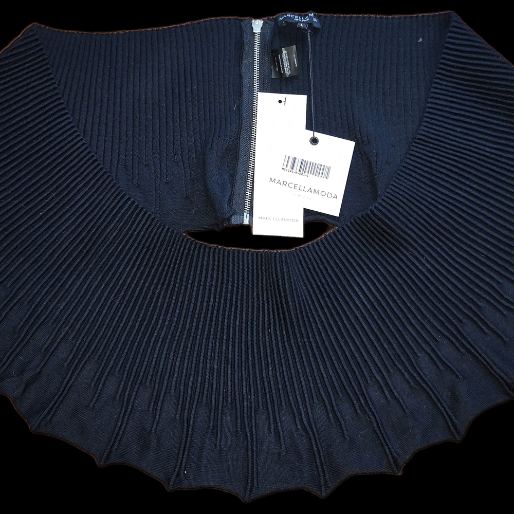 Marcella Moda Black Ribbed Bib Nit